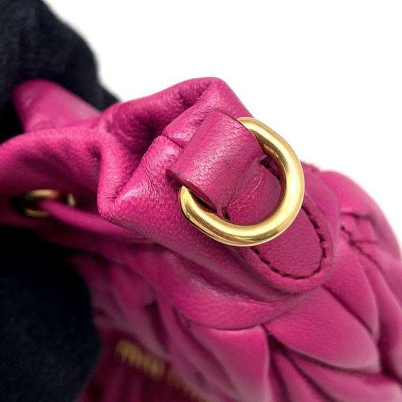 Miu Miu Shoulder Bag Matelassé Drawstring Leather Pink - Picture 7 of 10